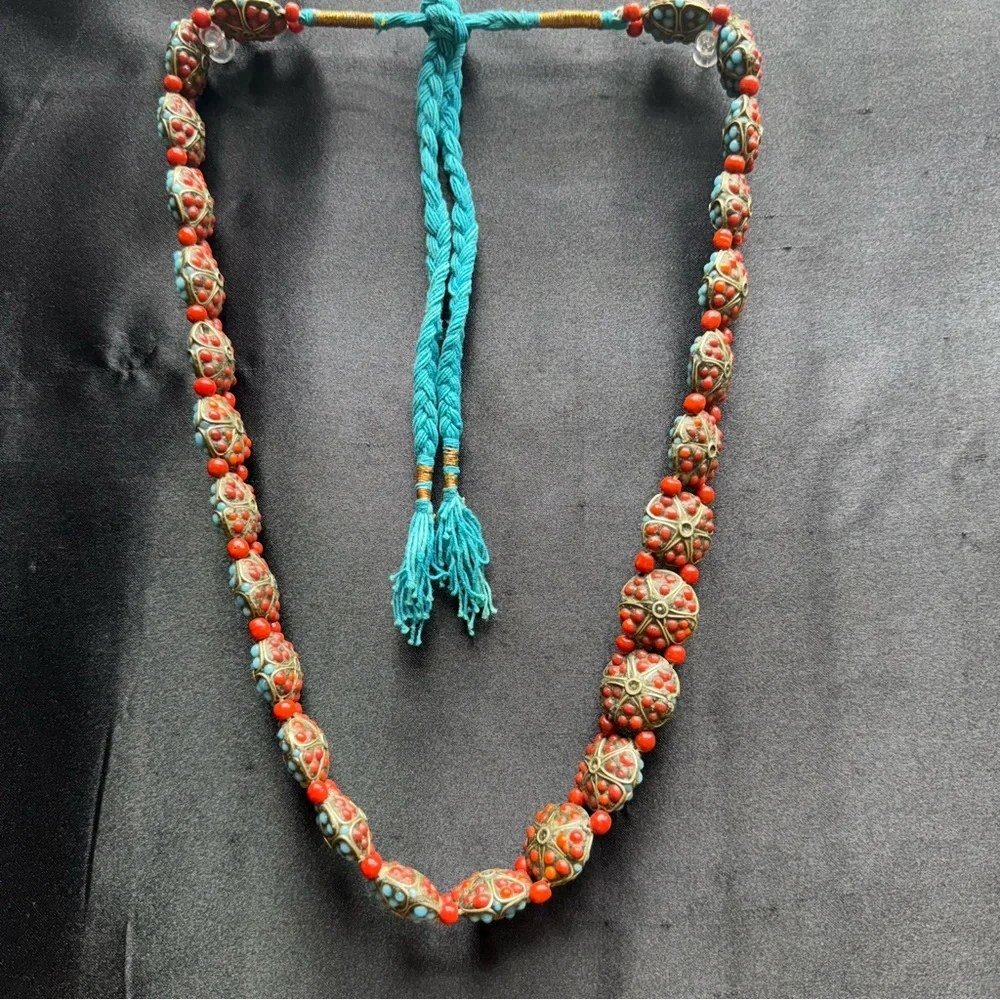 Vtg Nepalese Tibetan Red Coral & Turquoise Handmade Beaded Necklace Reversible - Picture 2 of 10